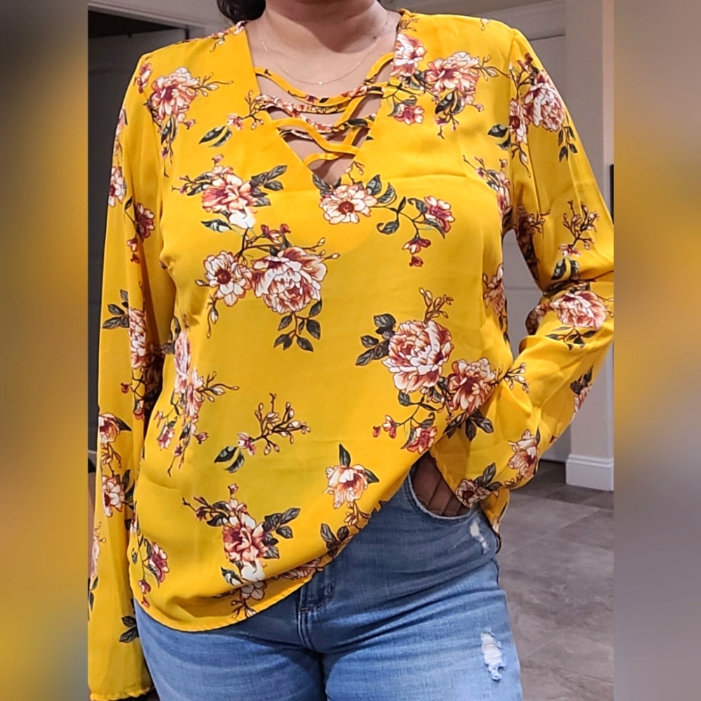 NWT Yellow blouse